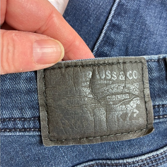 Levi’s Curvy Bootcut Blue Jeans a wardrobe must have - Picture 4 of 11